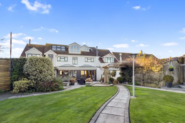 6 bedroom detached house for sale