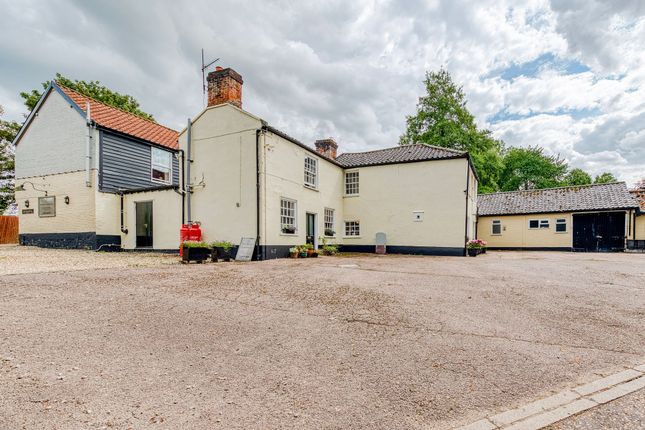 136 Norwich Road, Tacolneston NR16 7 bed property with land for sale
