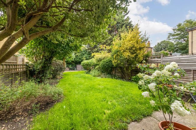 East Dulwich Grove, East Dulwich... 2 bed flat for sale