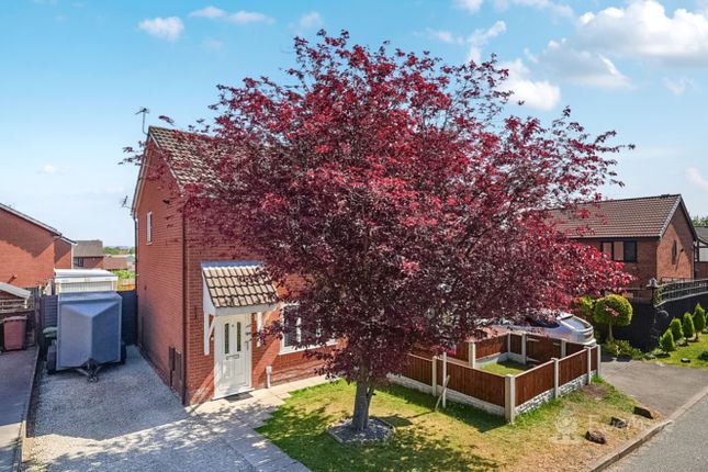 Buckingham Close, St. Helens... 2 bed semi