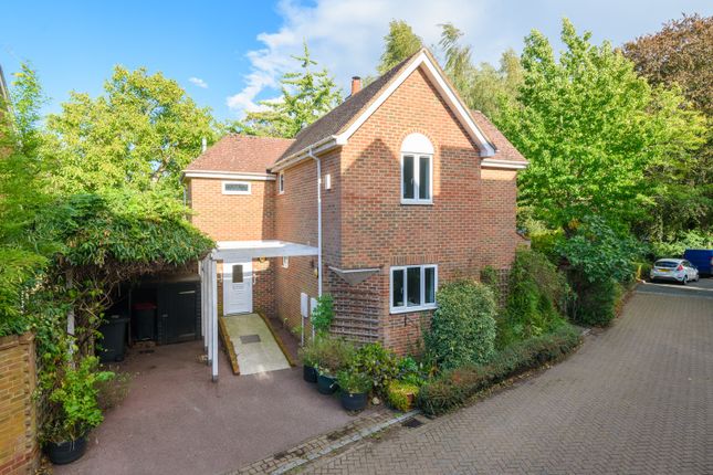 Rheims Court, Canterbury 3 bed detached house for sale