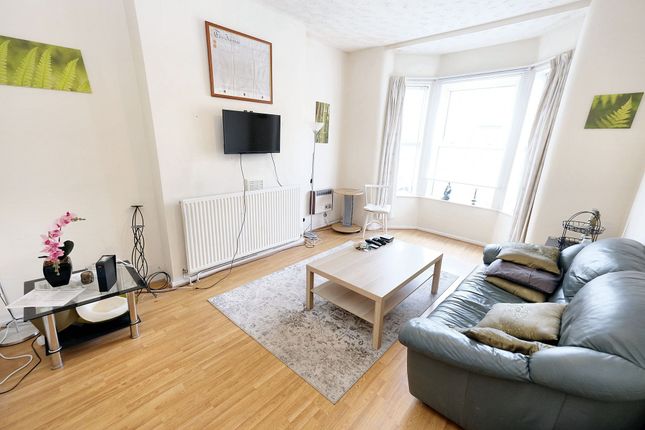 Wellington Road, Eccles, M30 6 bed semi