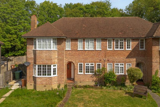 Springfield Close, Stanmore HA7 2 bed ground floor flat for sale