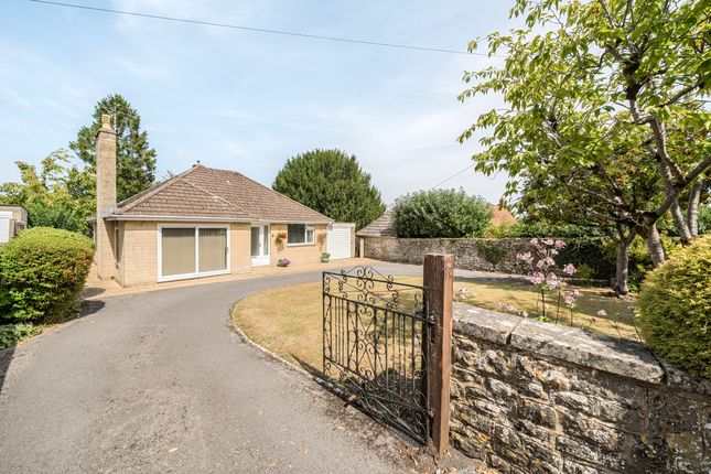 High Street, Blunsdon, Swindon, SN26 2 bed bungalow for sale
