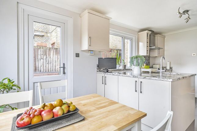 Kangley Bridge Road, Sydenham... 3 bed semi