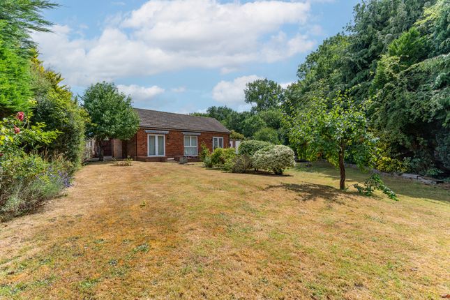 Woodroyd Gardens, Horley, Surrey, RH6 3 bed bungalow for sale