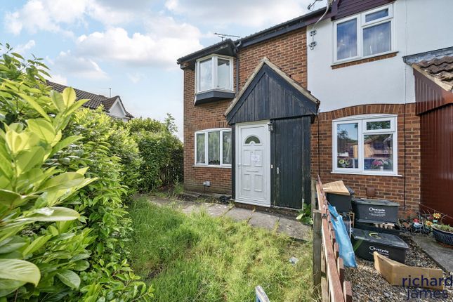 Woodbury Close, Nine Elms, Swindon, SN5 2 bed terraced house for sale