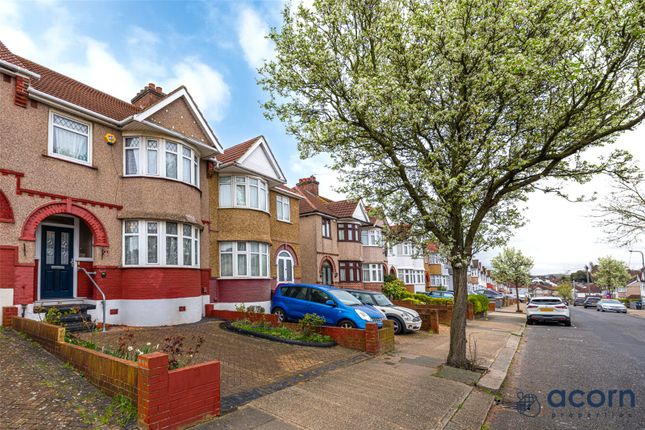 Lavender Avenue, Kingsbury NW9 3 bed terraced house for sale