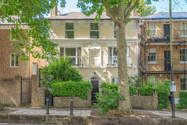6 bedroom semi-detached house for sale