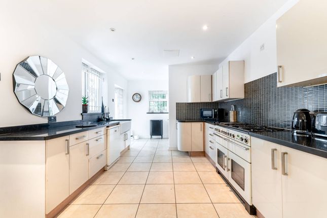 Cavendish Avenue, Harrow, HA1 5 bed detached house for sale