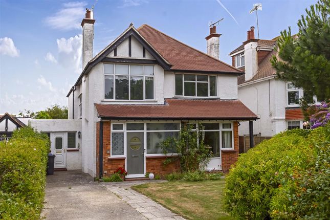 Grand Avenue, Worthing 2 bed flat for sale