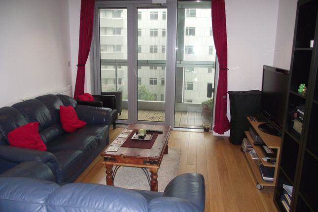 30 Barking Road, London, E16 2 bed flat for sale
