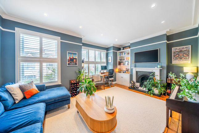 Midmoor Road, Balham, London, SW12 2 bed flat for sale