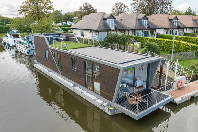 2 bedroom house boat for sale