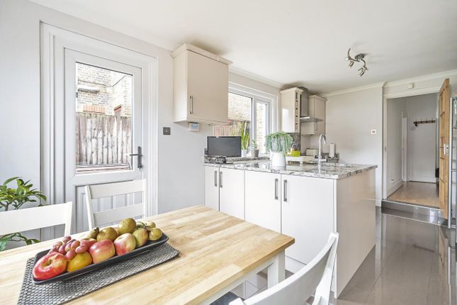 Kangley Bridge Road, Sydenham... 3 bed semi