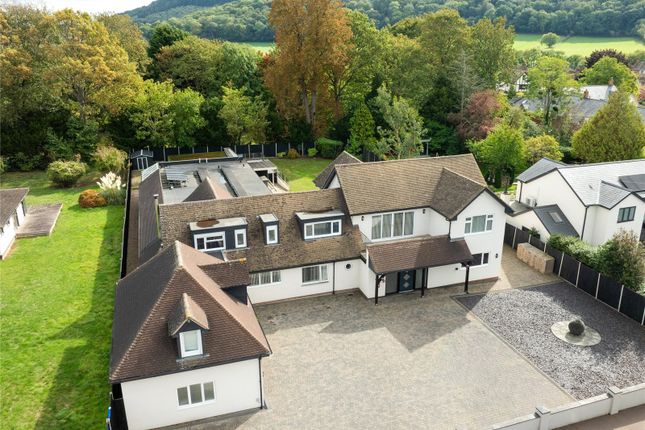 6 bedroom detached house for sale