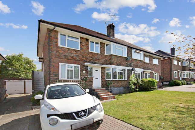 Halsford Park Road, East Grinstead, RH19 2 bed maisonette for sale