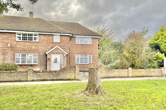 Hazelwood Gardens, Brentwood CM15 5 bed semi