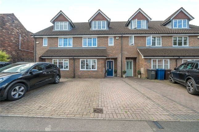 Kings Road, Haslemere, Surrey, GU27 4 bed terraced house for sale