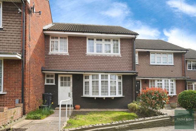 Crombie Close, Ilford, IG4 3 bed terraced house for sale
