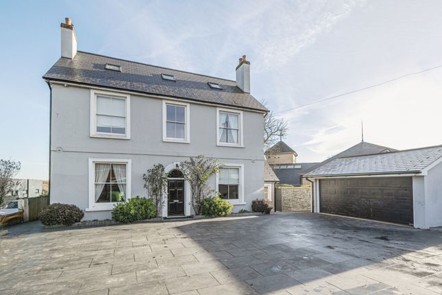 London Road, Waterlooville, PO7 5 bed detached house for sale