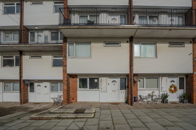 Lumsden Road, Southsea PO4 3 bed flat for sale