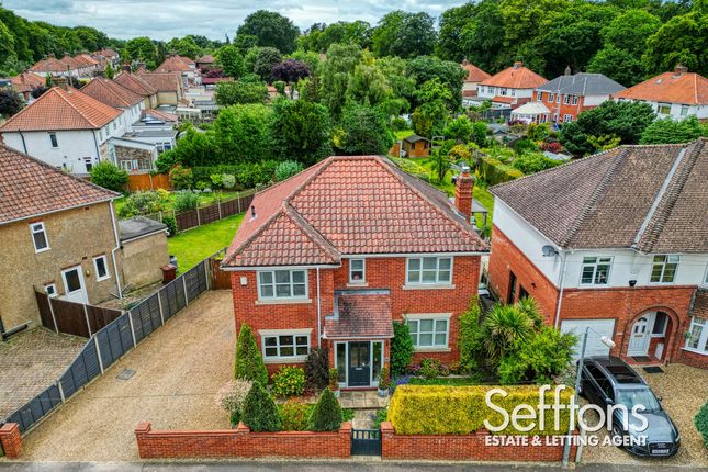 South Hill Road, Norwich, Norfolk NR7 4 bed detached house for sale