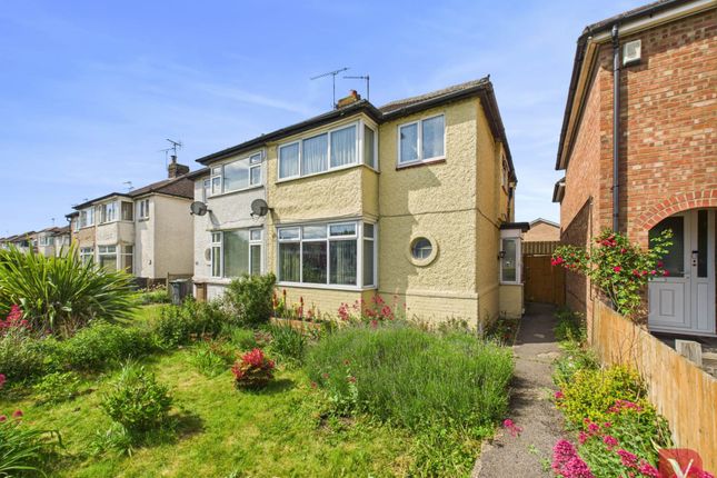 Sundon Park Road, Luton LU3 4 bed semi