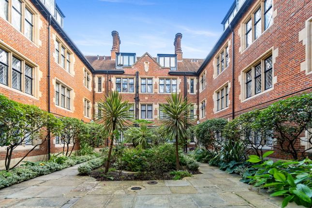 Kensington Church Street, London W8 2 bed flat for sale
