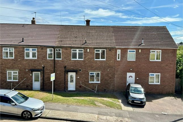 Hyacinth Road, Rochester ME2 3 bed terraced house for sale