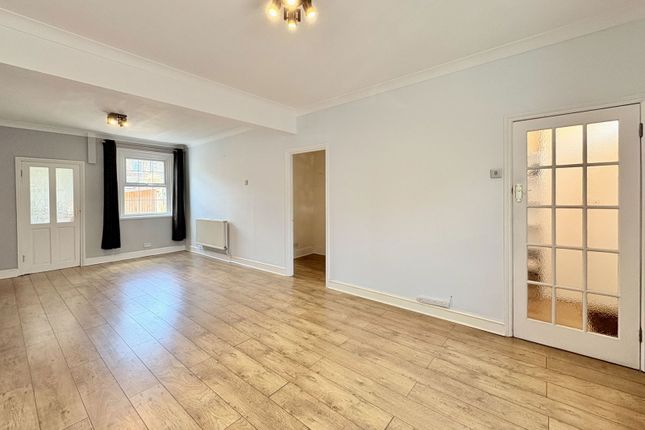 Old Oak Lane, London NW10 3 bed terraced house for sale