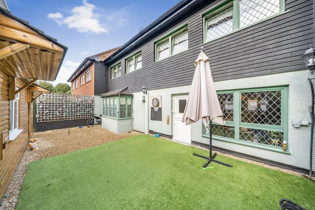 Credon Road, London, SE16 7 bed terraced house for sale