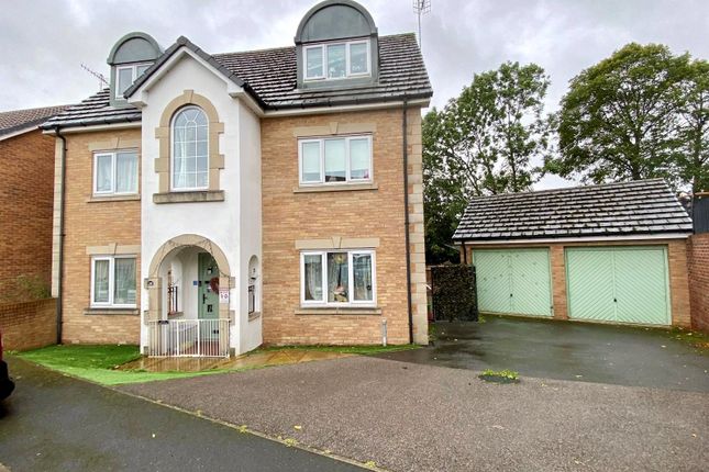 6 bedroom detached house for sale