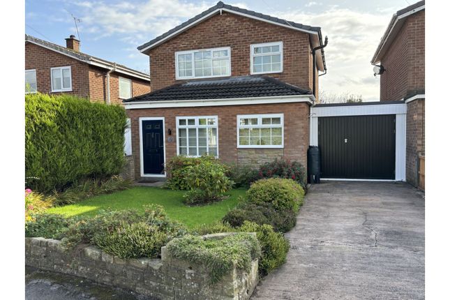 3 bed link detached house