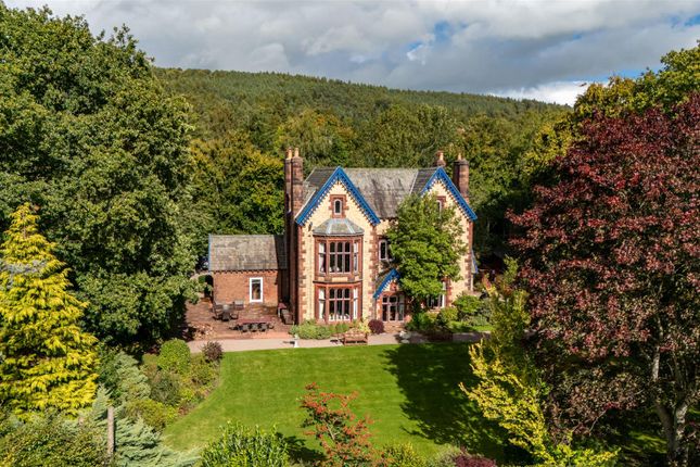 8 bedroom detached house for sale
