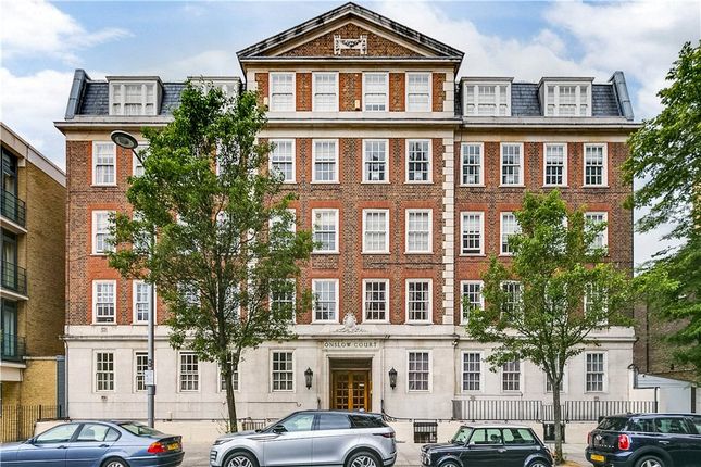 Onslow Court, Drayton Gardens... 2 bed apartment for sale
