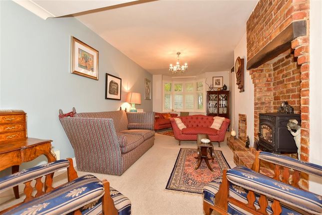 2 bed detached bungalow