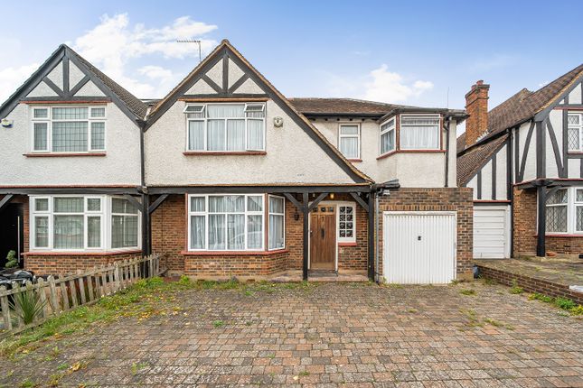 6 bedroom detached house for sale