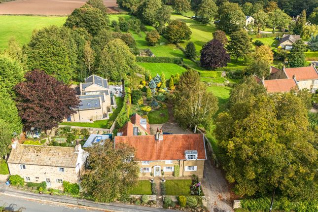 Shaw Lane, Farnham, HG5 4 bed detached house for sale