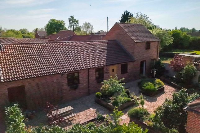 Retford DN22 3 bed barn conversion for sale