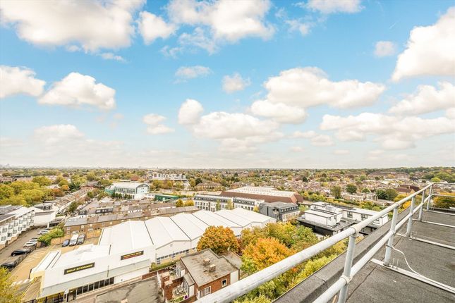 Lower Mortlake Road, Richmond TW9 3 bed flat for sale