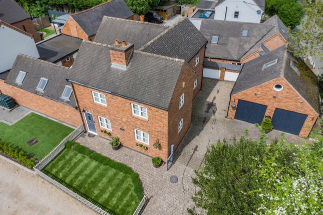 Oakthorpe DE12 4 bed link detached house for sale