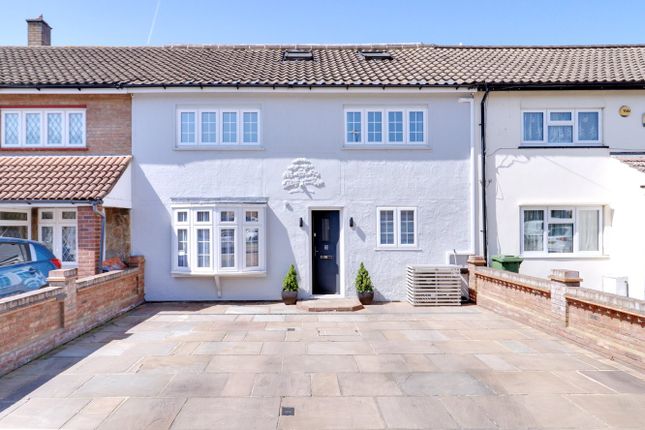 Harlow Road, Rainham RM13 4 bed terraced house for sale