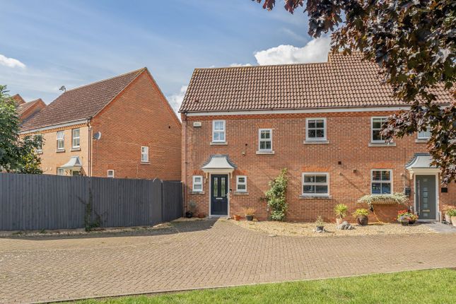 Kingfisher Road, Shefford, SG17 3 bed end of terrace house for sale