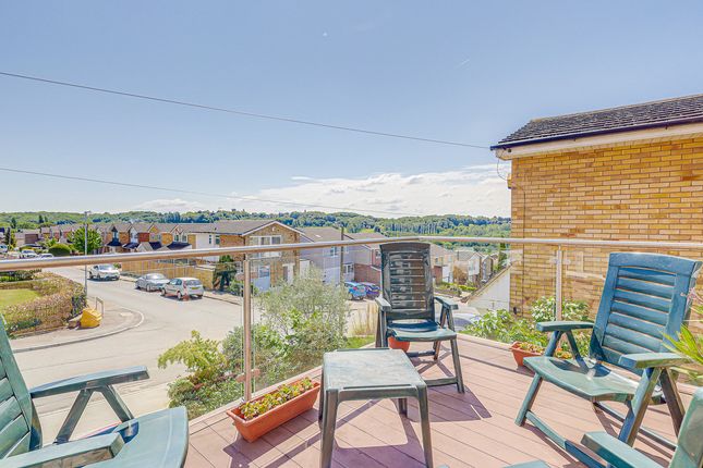 Hill Road, Benfleet, SS7 4 bed detached house for sale