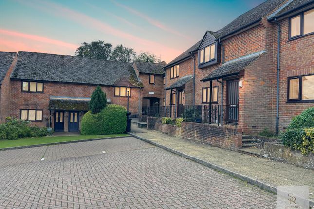 Bury Green, Hemel Hempstead HP1 1 bed flat for sale