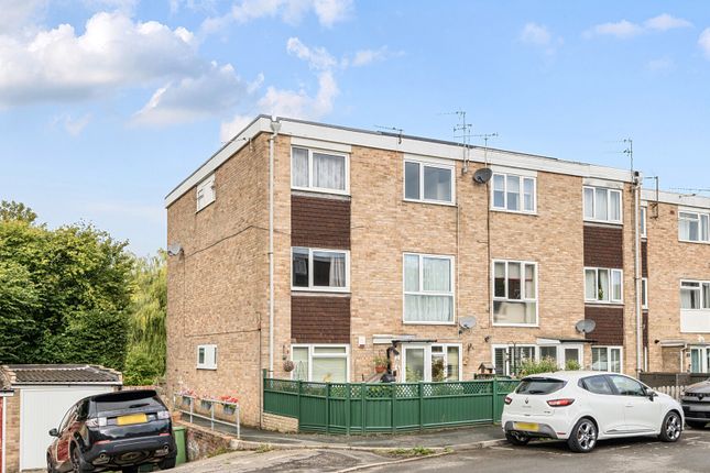 Malvern Drive, Gloucestershire BS30 2 bed maisonette for sale