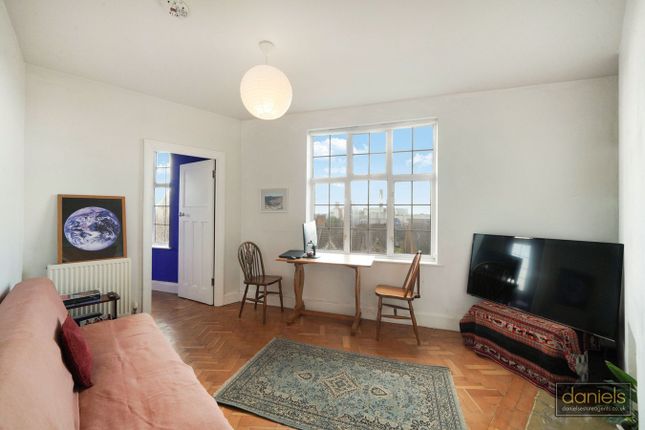 Connaught Road, Harlesden, London, NW10 1 bed flat for sale