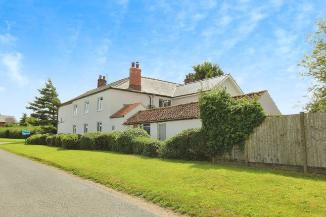 5 bed detached house