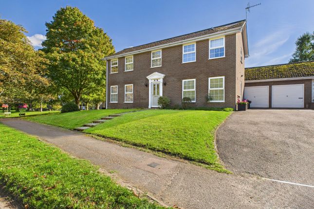 4 bed detached house